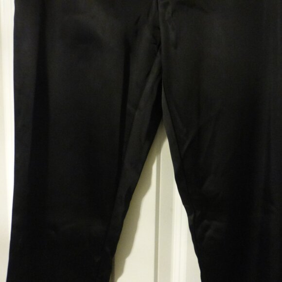 LE CHATEAU black satin dress pants - Picture 14 of 14